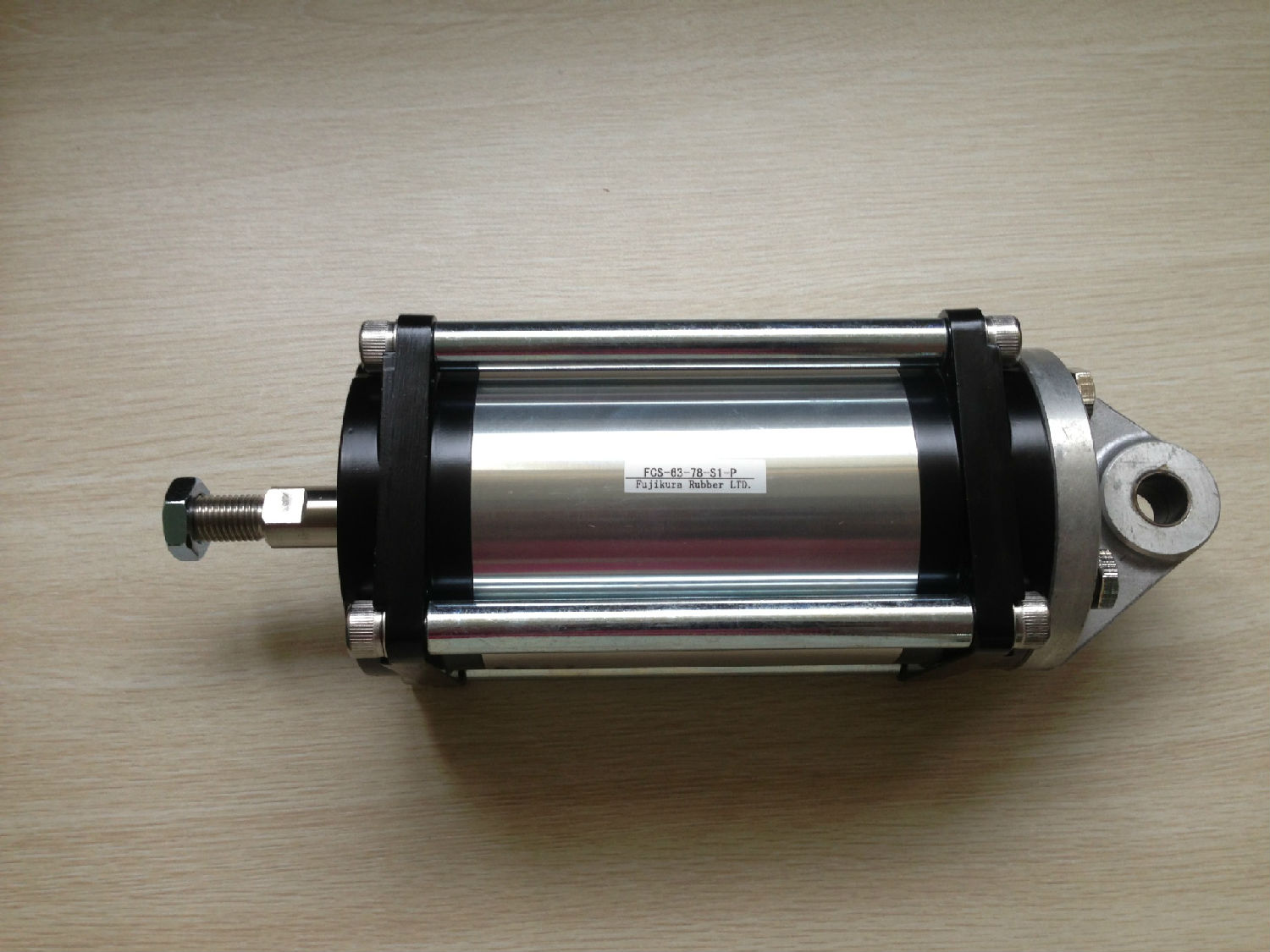 藤倉(cāng)氣缸與汽缸有什么不同呢？汽車發(fā)動(dòng)機(jī)中的氣缸作用